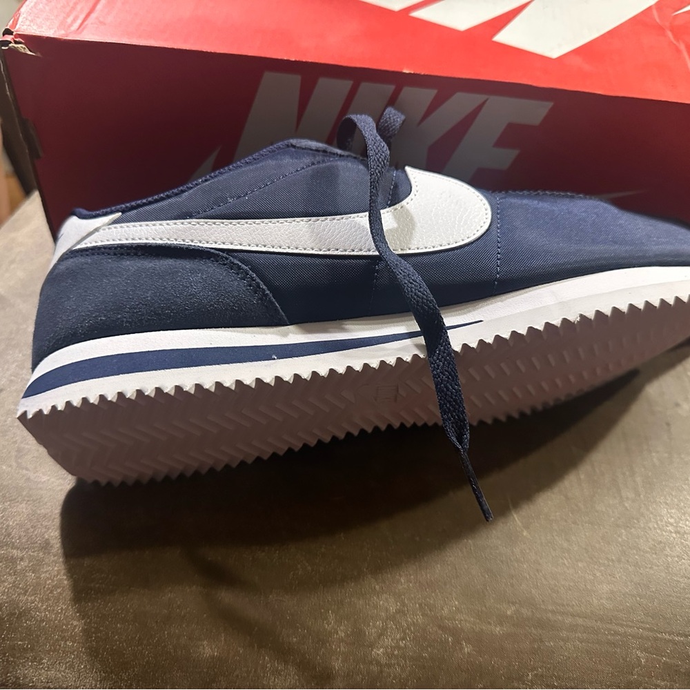 Nike Men's Cortez *brand new never worn* (I can’t only ship on weekends) - Picture 4 of 5